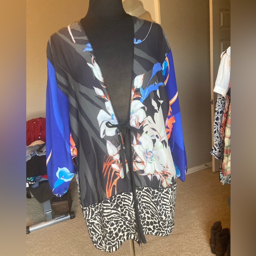 Zara Woman Floral and Animal Print Kimono Cardigan with tie front, size medium